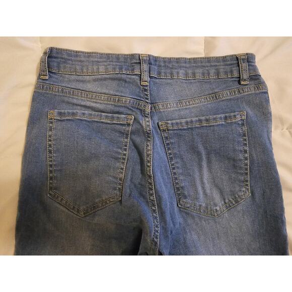 Forever 21 Women’s Jeans Size 26 Blue Wash Raw Hem Cropped Denim - Picture 5 of 7